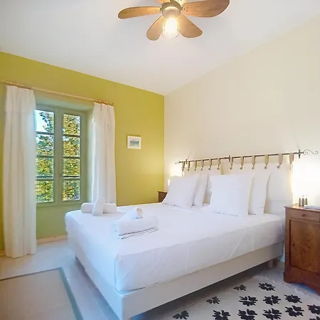 Maison Du Porche 4 Etoiles, Piscine, 10 Voyageurs * Maignaut