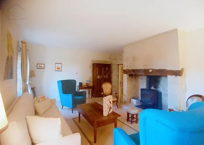 Maison Du Porche 4 étoiles, Piscine, 10 Voyageurs Сasa de vacaciones Maignaut