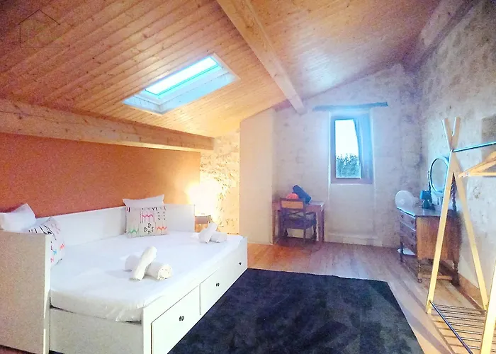 Maison Du Porche 4 étoiles, Piscine, 10 Voyageurs Сasa de vacaciones *