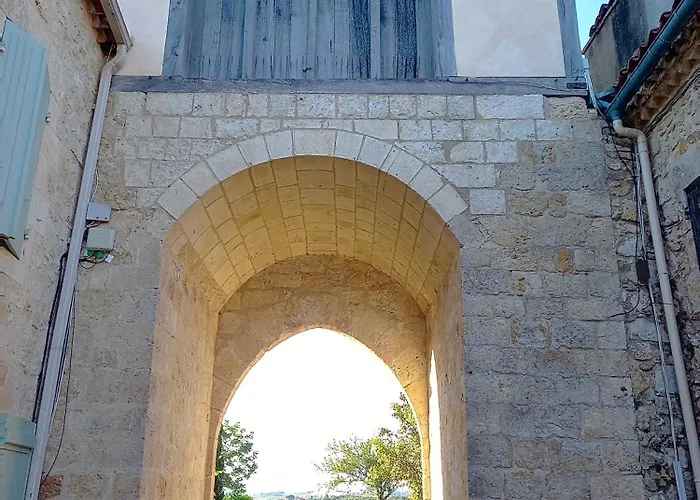 Maison Du Porche 4 étoiles, Piscine, 10 Voyageurs Сasa de vacaciones Maignaut